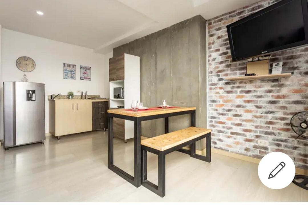 Beautiful & Comfortable Apartment In Laureles Medellín Exteriör bild